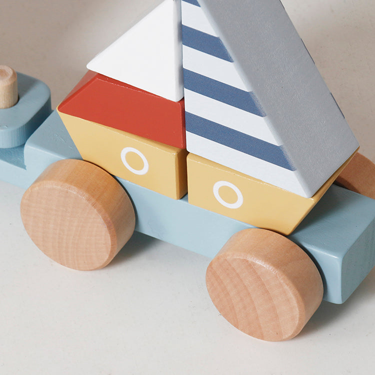 Wholesale Kids Wooden Ocean Stacking Train Toy, Pull-Along Educational Toy, OEM Available